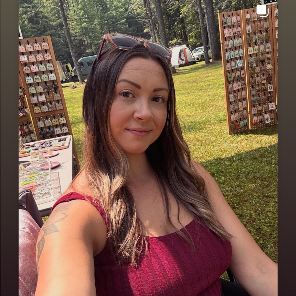 Meet your Posher, Cassandra